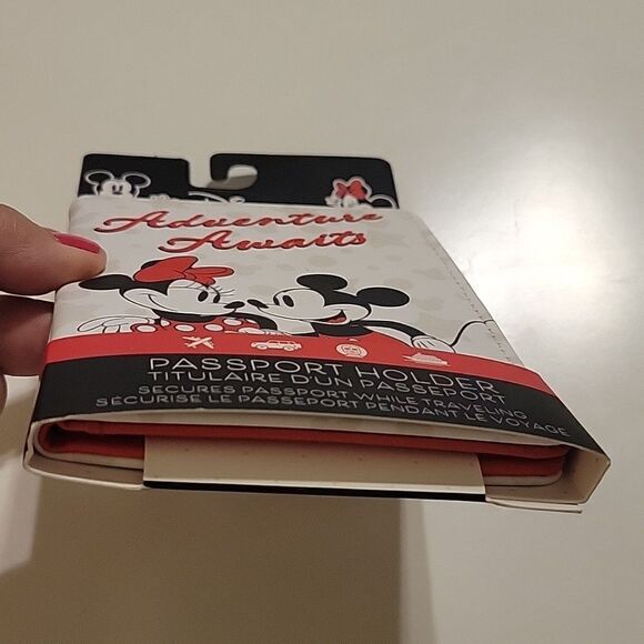 PASSPORT DISNEY WALLET CARD COVER HOLDER TRAVEL MICKEY MINNIE MOUSE GIFT NEW NWT - Picture 3 of 3